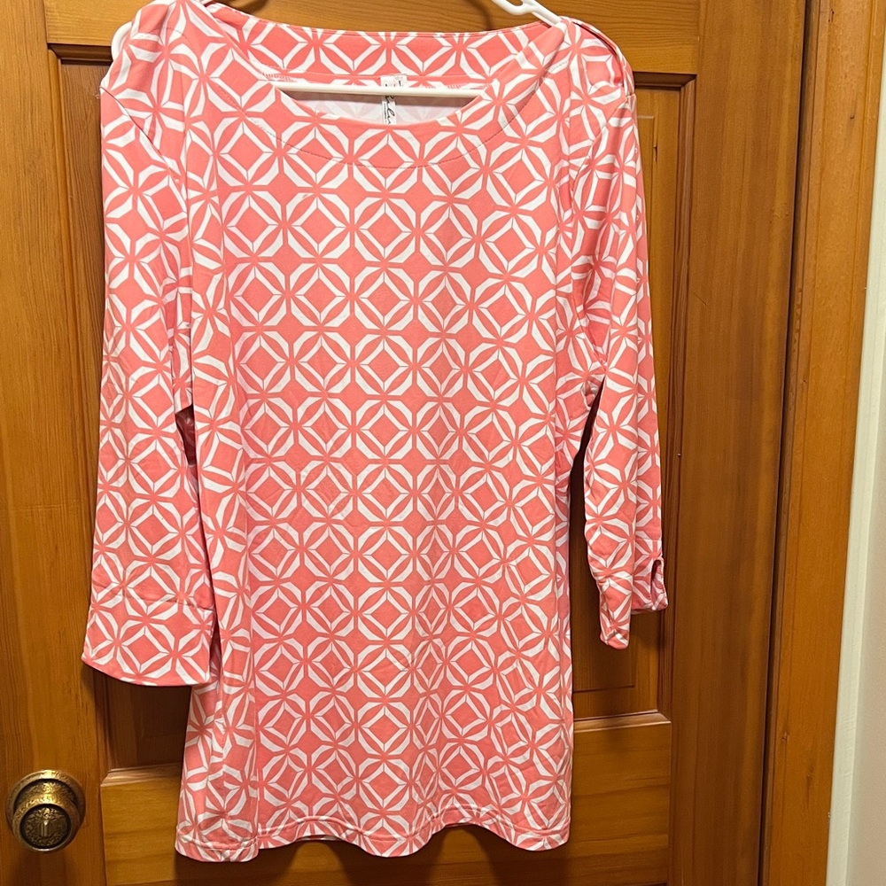 Lulu-B Pink and White Geometric Long Sleeve Top